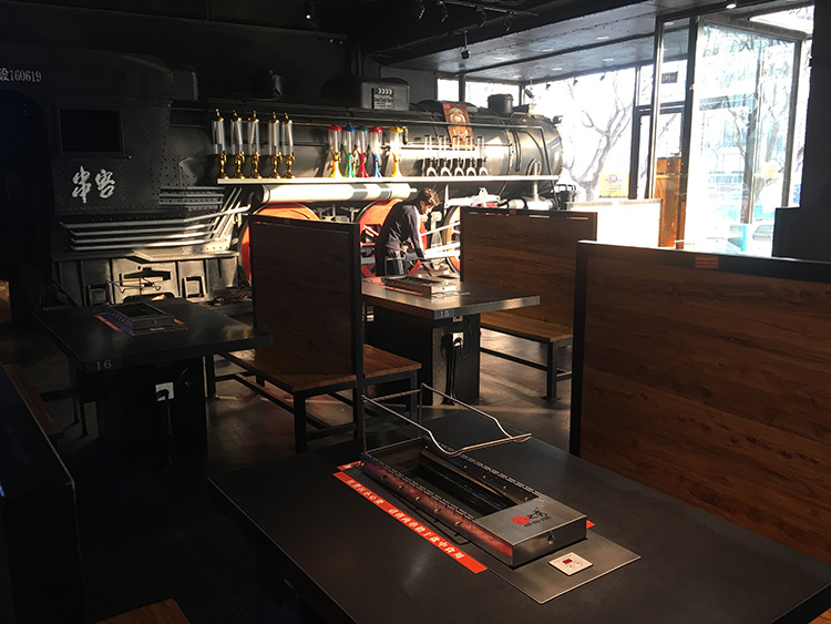 串客烧烤车间店面图