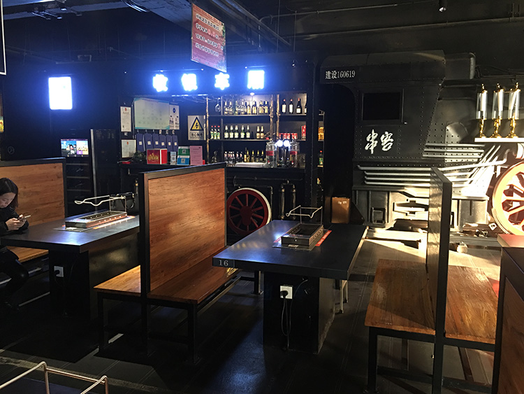 串客烧烤车间店面图